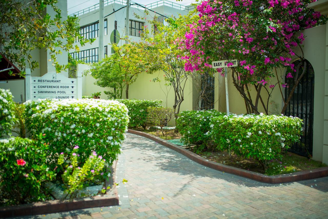 Altamont Court Hotel Kingston Exterior photo
