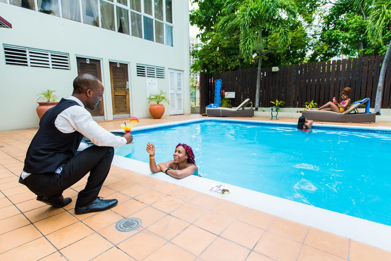 Altamont Court Hotel Kingston Exterior photo